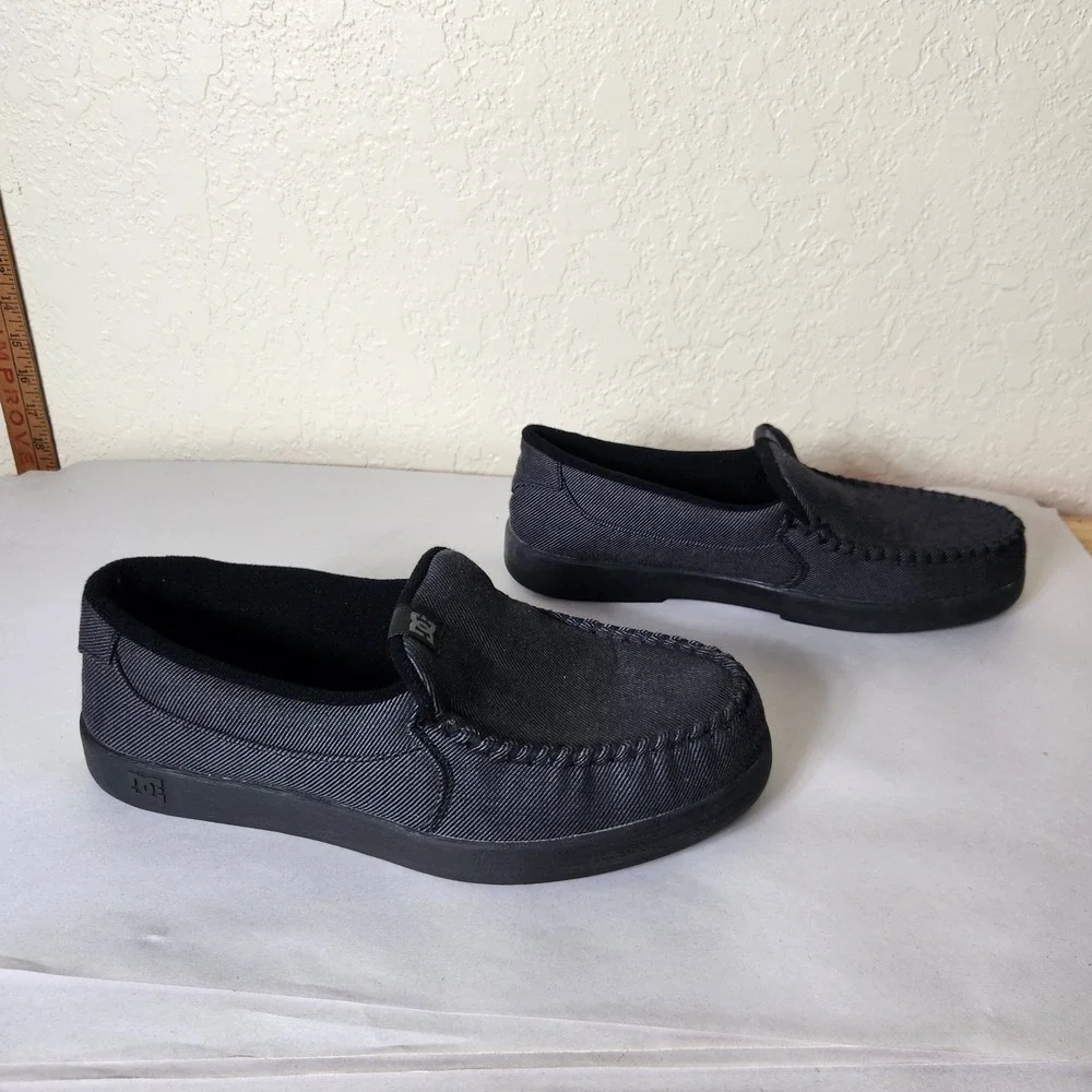 DC Shoes Mens Villain Slip On Loafer Sneakers Black Textile Moc Toe 10.5